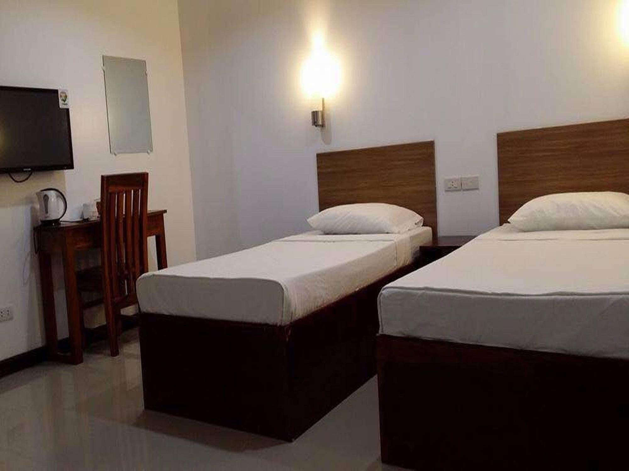 Reddoorz Plus Near Vigan City Commercial Center מראה חיצוני תמונה