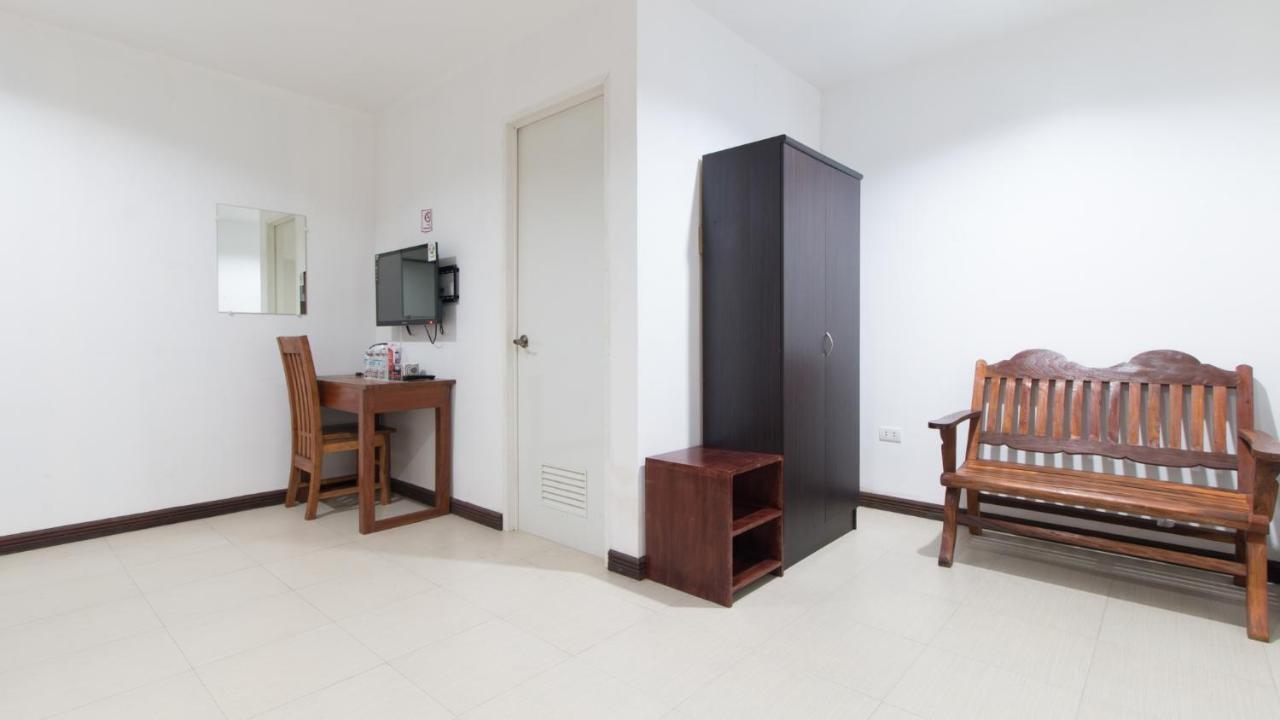 Reddoorz Plus Near Vigan City Commercial Center מראה חיצוני תמונה