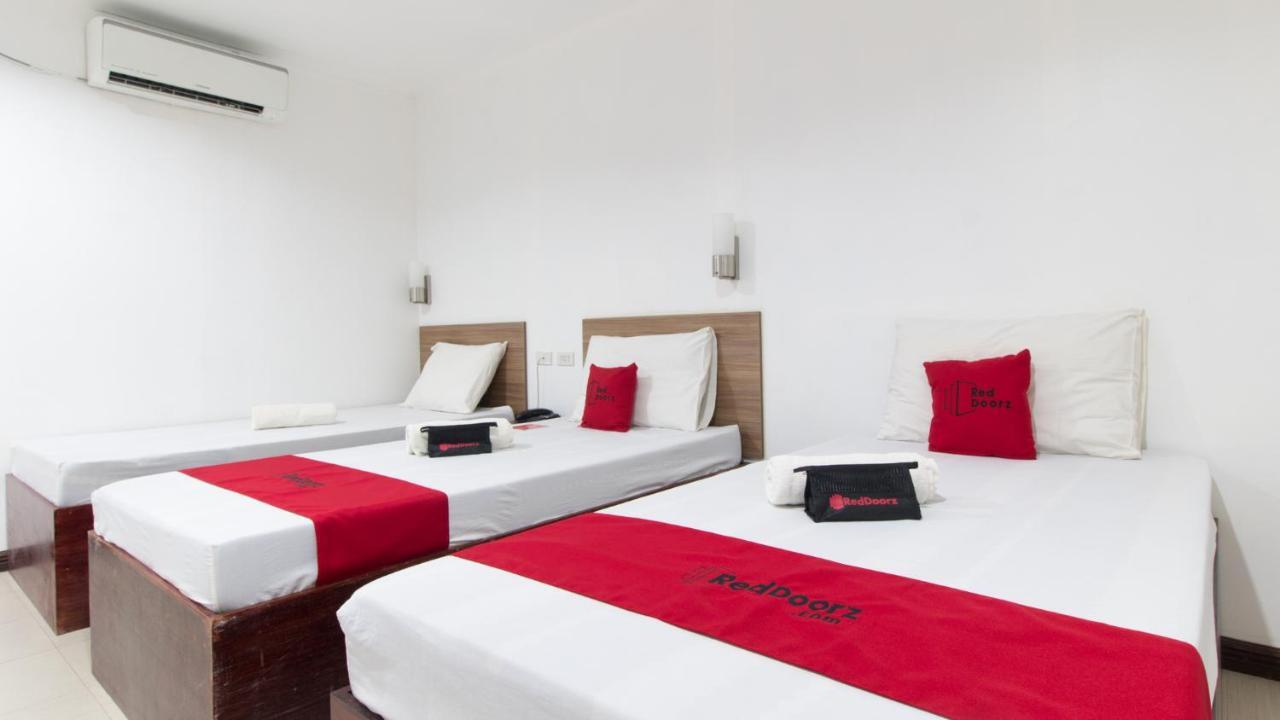 Reddoorz Plus Near Vigan City Commercial Center מראה חיצוני תמונה