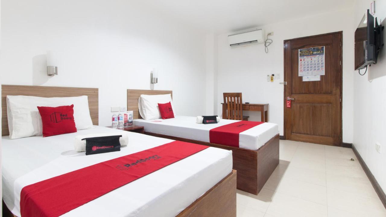 Reddoorz Plus Near Vigan City Commercial Center מראה חיצוני תמונה
