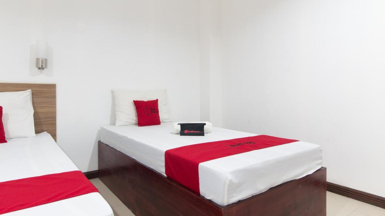 Reddoorz Plus Near Vigan City Commercial Center מראה חיצוני תמונה