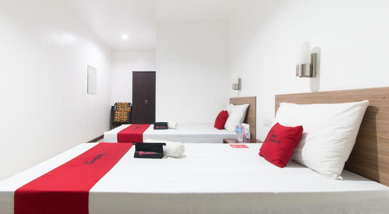 Reddoorz Plus Near Vigan City Commercial Center מראה חיצוני תמונה
